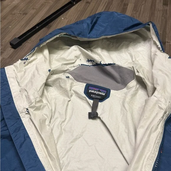 Patagonia Men's Navy Hooded Raincoat - Picture 6 of 7